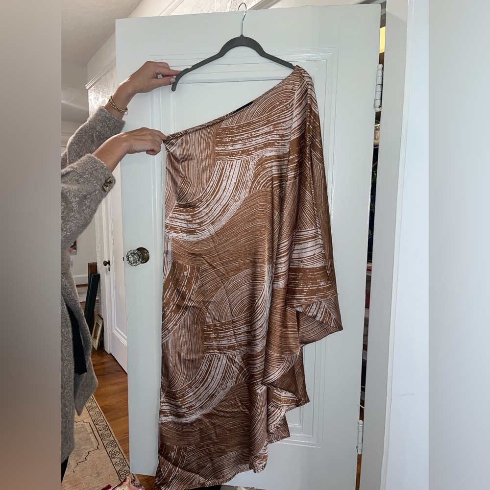 One shoulder long maxi dress, pretty design, size medium